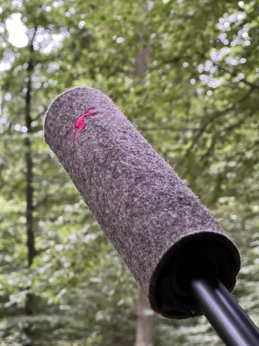 Schalldämpferschoner aus Wollfilz, braun meliert mit Hirsch-Stickerei – Bild 2