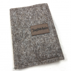 Charity-Produkt "Jagdscheinhülle aus Wollfilz", braun meliert