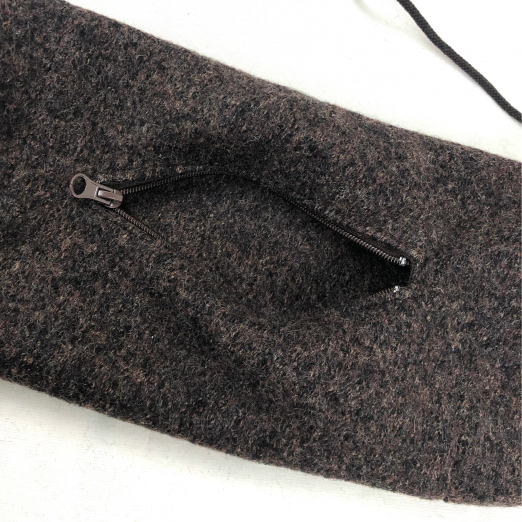 Handmuff aus Walkloden mit Merinofutter, dunkelbraun meliert – Bild 7