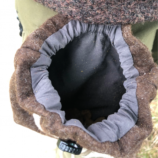 Futterbeutel aus Wollfilz "Dackel Edition", dunkelbraun meliert – Bild 2